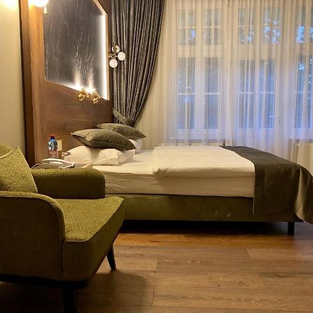 Pensjonat - Restauracja Zolty Domek Szczecinek Eksteriør bilde