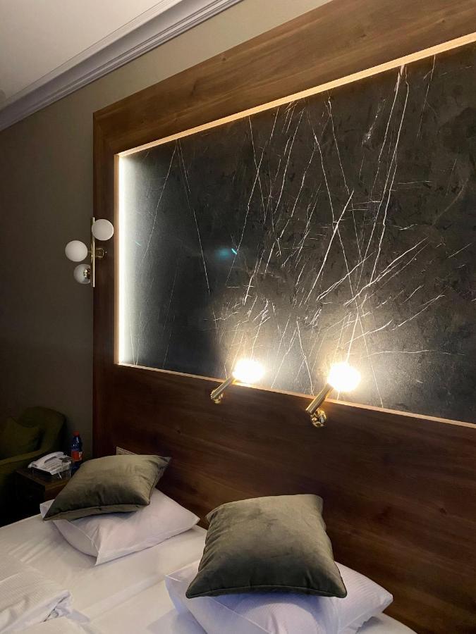 Pensjonat - Restauracja Zolty Domek Szczecinek Eksteriør bilde