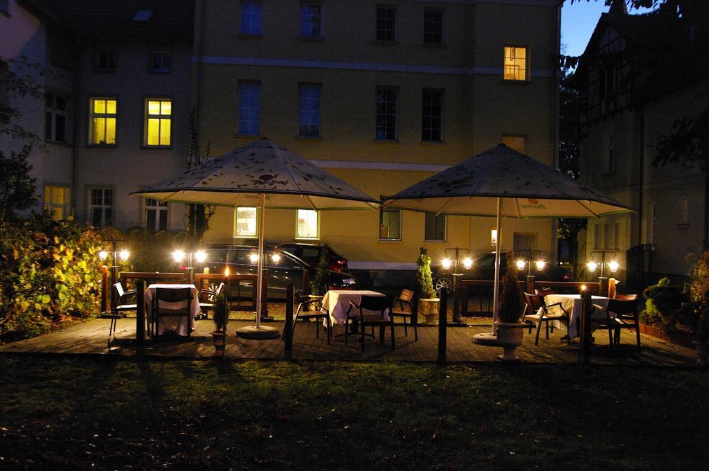 Pensjonat - Restauracja Zolty Domek Szczecinek Eksteriør bilde