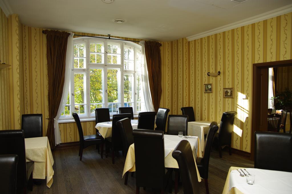 Pensjonat - Restauracja Zolty Domek Szczecinek Eksteriør bilde