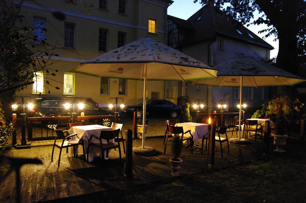 Pensjonat - Restauracja Zolty Domek Szczecinek Eksteriør bilde